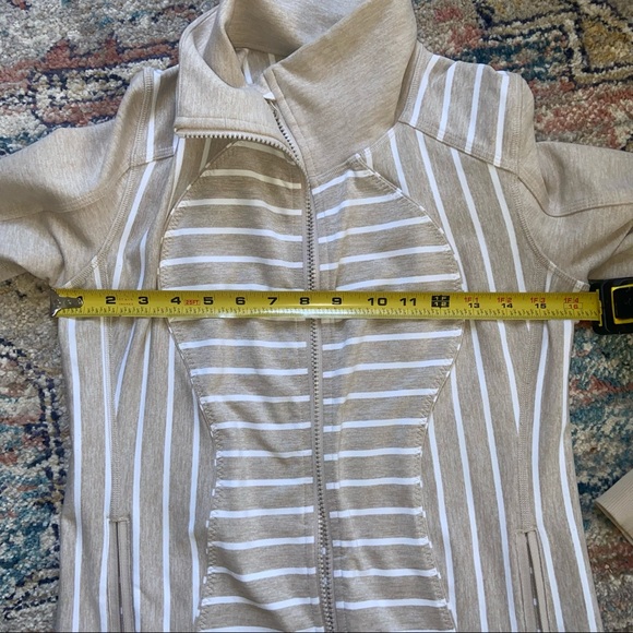 Lululemon jacket - Picture 8 of 10